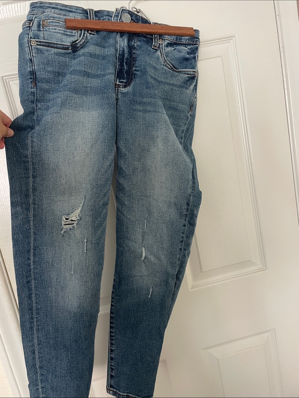 Kut from the Kloth Women's Light Blue Skinny Jeans with Distressed Details